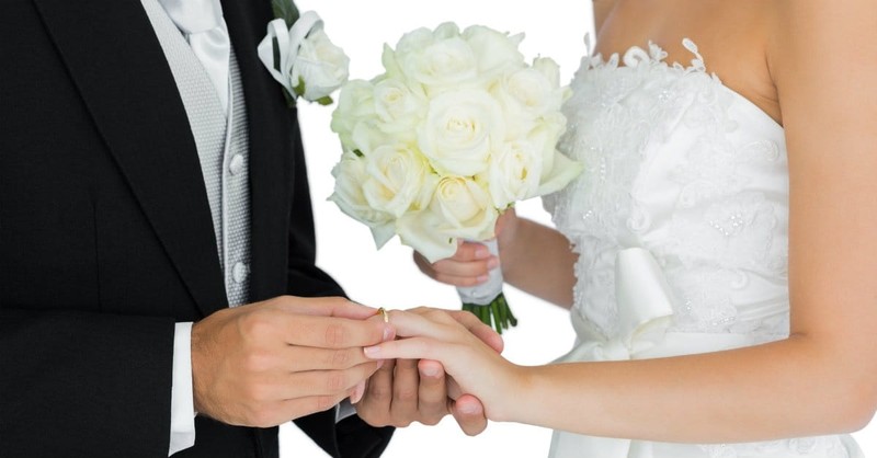 Why I Won't Marry Couples Who Write Their Own Wedding Vows