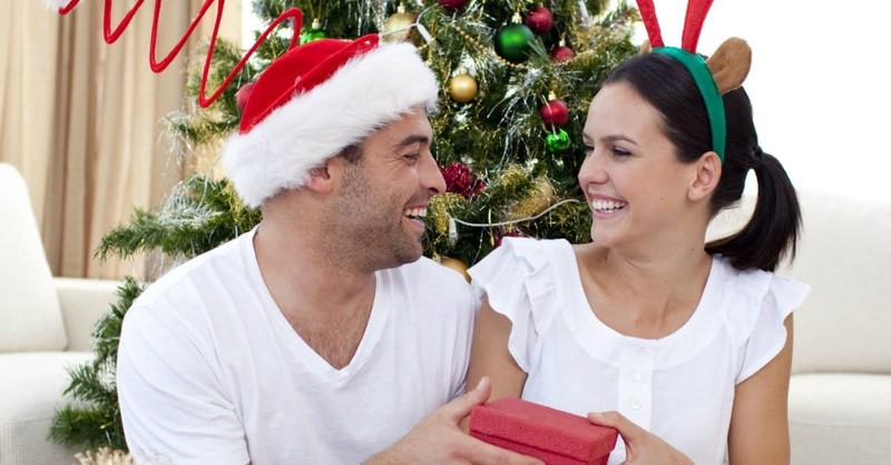 A Holiday Budget Guide for Couples