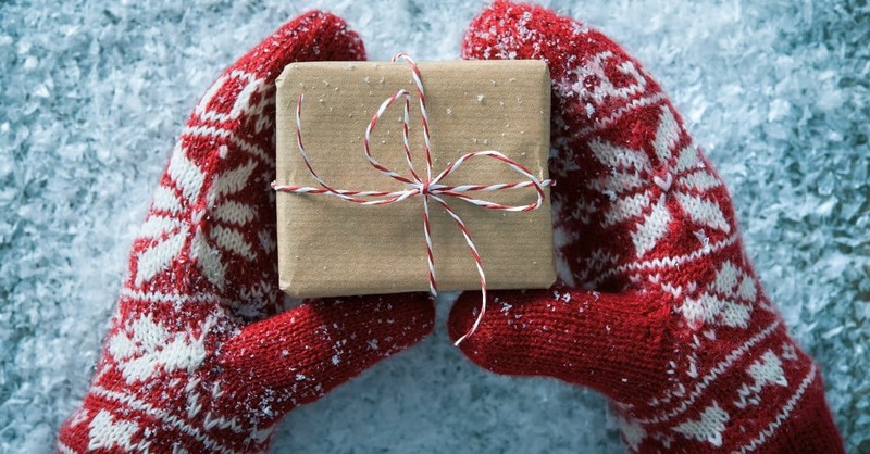 15 Ways to be Gracious, Not Greedy, This Christmas