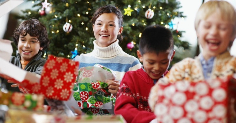 3 Ways to Help Your Kids Give This Christmas - Family Good Things