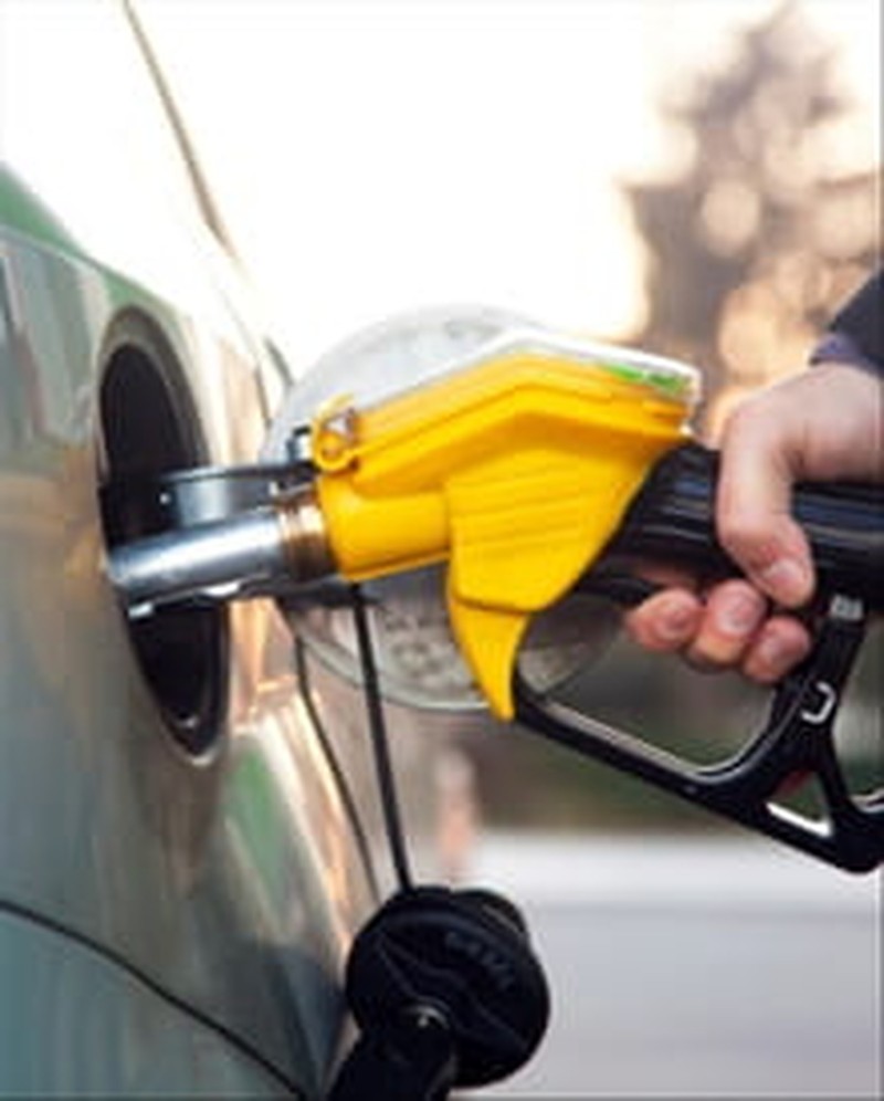 10 Ways to Save on Fuel