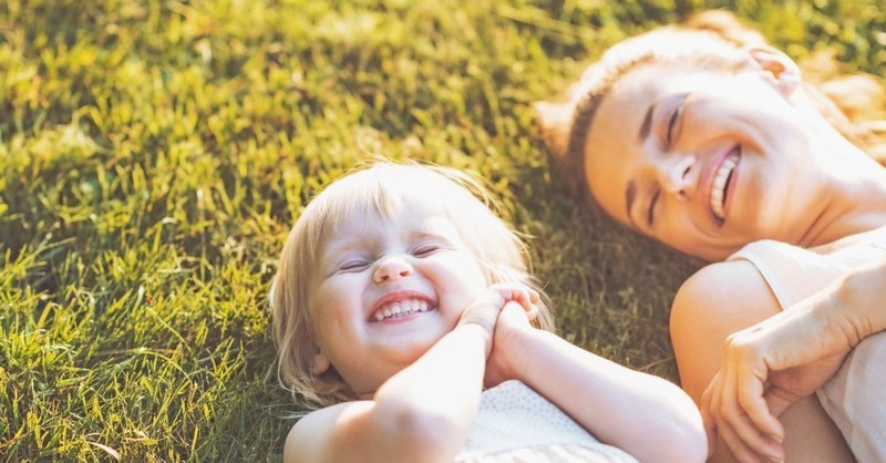 10 Easy Ways Exhausted Moms Can Recharge This Summer