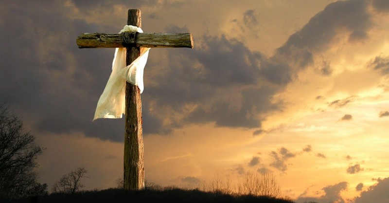 8 Prayers to Pray Each Day of Holy Week