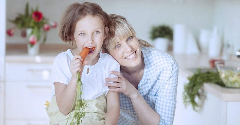How Can Parents Do a Better Job at Modeling Healthy Eating Habits? 