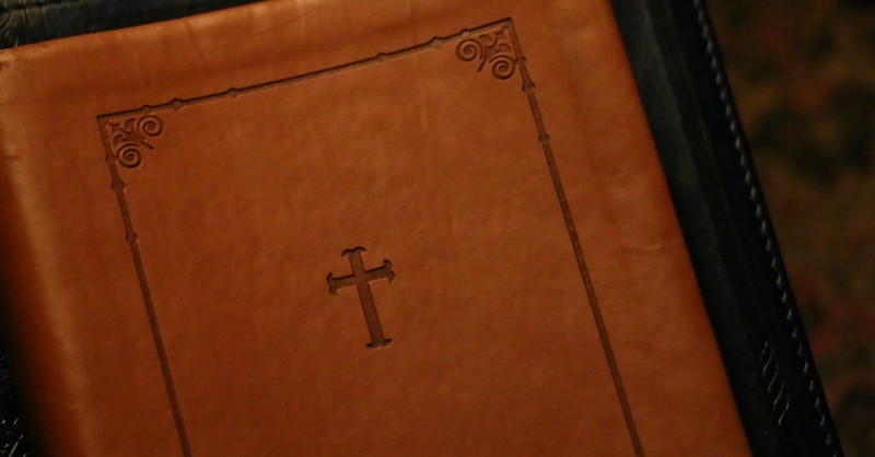 10 Verses that Remind Us of the Power of Christ's Death on Our Behalf: