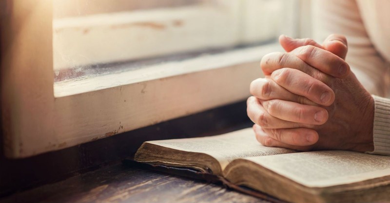 A Prayer for Your Daily Quiet Time (And 12 Verses to Start Your Day)