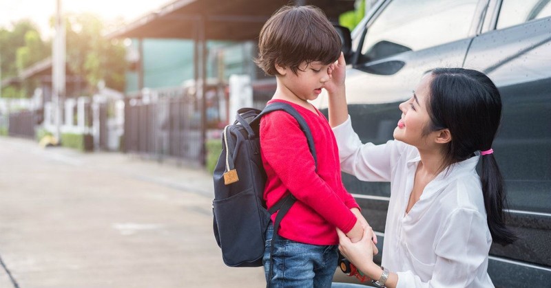 4. Put encouraging notes in your kids’ lunchboxes. 