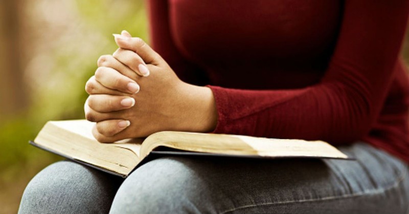 A Prayer to Pray Before You Read Your Bible: