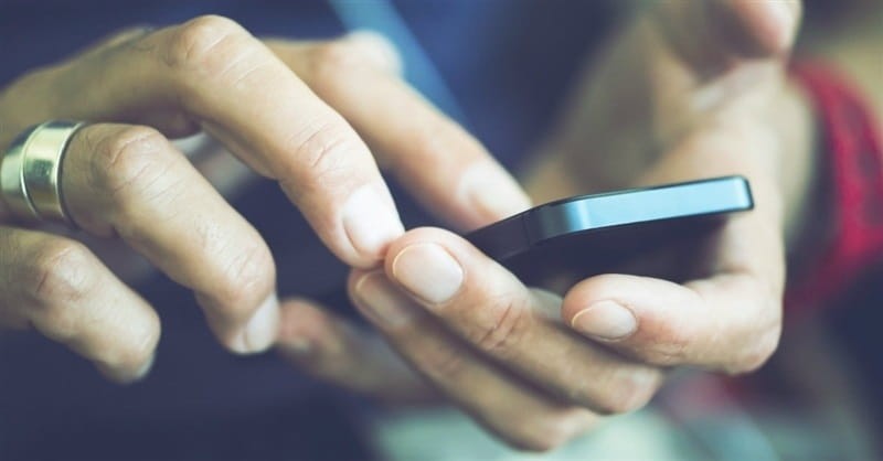 Smartphone Use Can Make Parents Inattentive