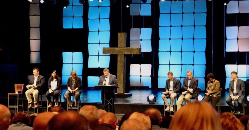 Willow Creek Plans Reconciliation Service to Move On; Hybels Declines Invite