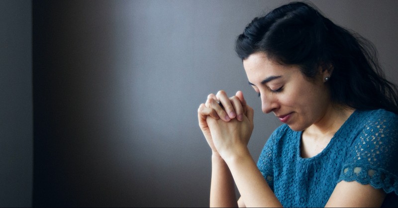 woman praying