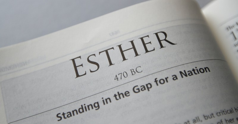 Title page in the Bible for Esther, 3 lessons we can learn form Esther