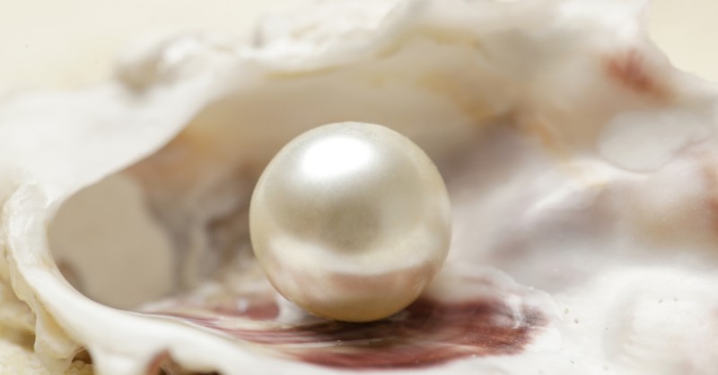 Freshwater Pearl Gemstone: Properties, Meanings, Value & More