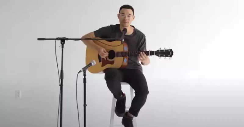  Watch Tauren Wells' Acoustic Performance of 'Famous For (I Believe)'