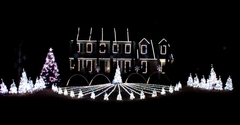 Christmas Light Show Set To 'Mary Did You Know'