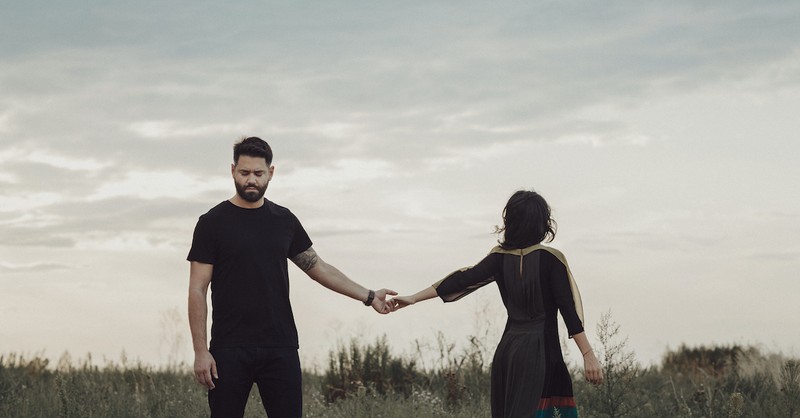 5 Telltale Signs of When to Leave a Relationship in the Christian Dating World 