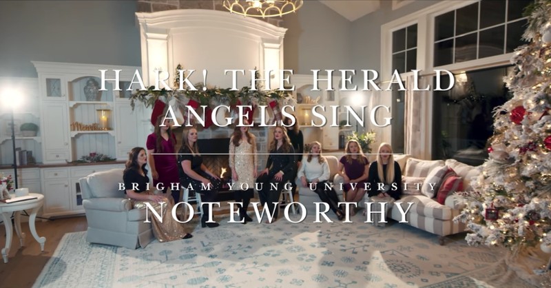 A Cappella Women's Choir Sings 'Hark! The Herald Angels Sing'