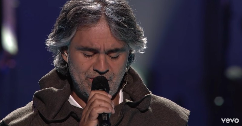 Andrea Bocelli Performs ‘What Child is This?’ with Mary J. Blige