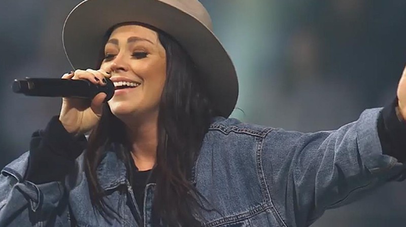 Kari Jobe - Revelation Song - Passion 2013