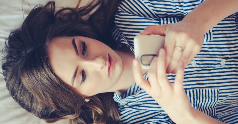 girl texting obsession sad