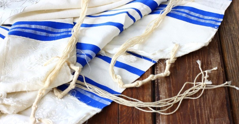 How to Give a Prayer Shawl 