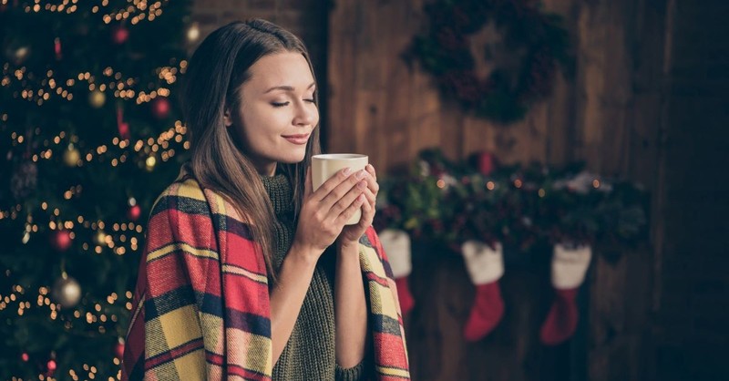 25 Prayer Prompts for a Heart Posture of Joy This Christmas