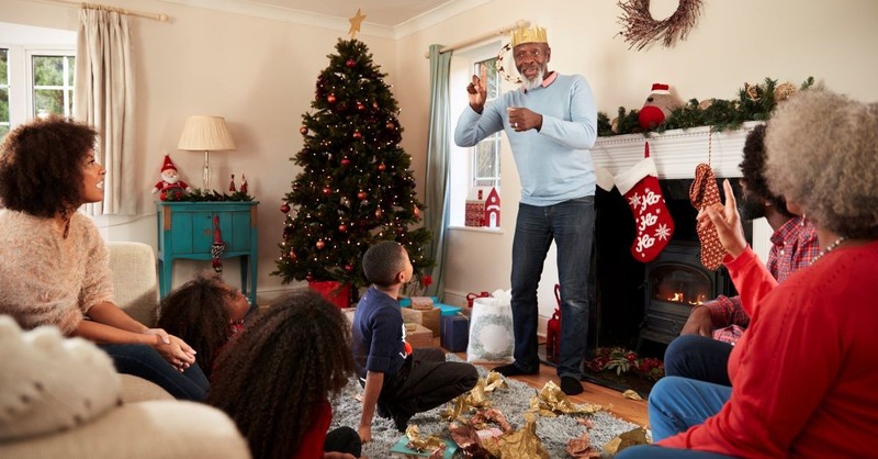 6 Family-Friendly Party Games to Play This Christmas