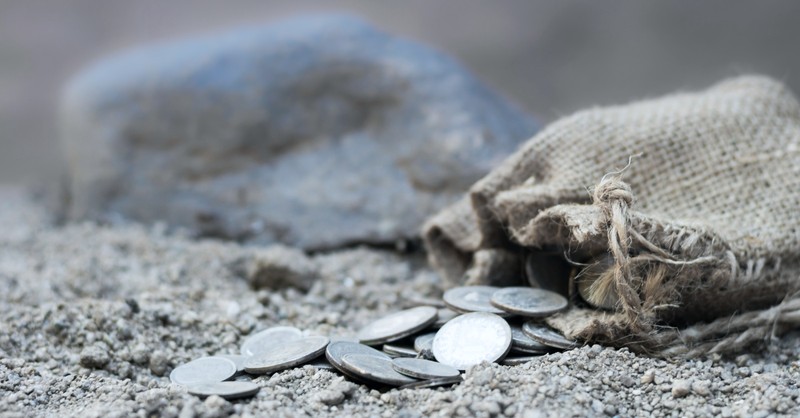 Bag of 30 pieces of silver, holy week reflection holy wednesday