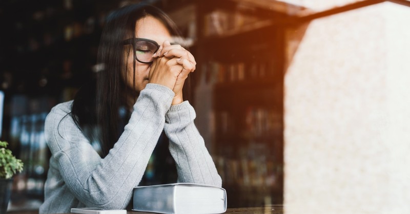 woman praying