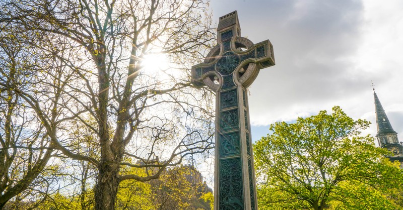 Celtic Cross Meaning: Its Origin and Symbolism 