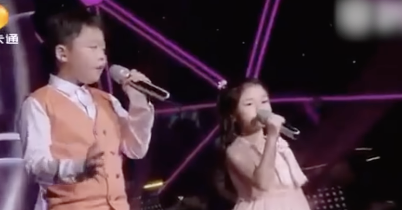 2 Children Sing Chilling Rendition of ‘You Raise Me Up’