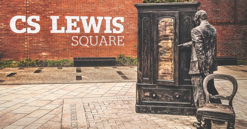 statue of cs lewis and wardrobe in CS Lewis Square Belfast