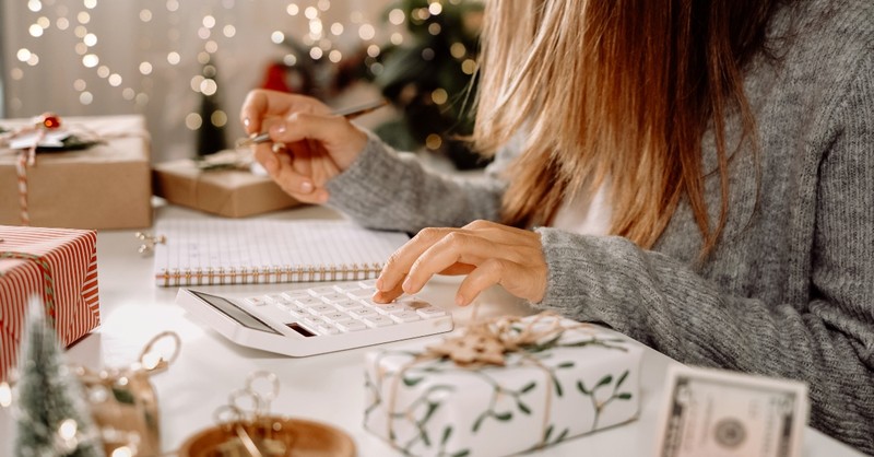 How to Manage Financial Stress During the Holidays