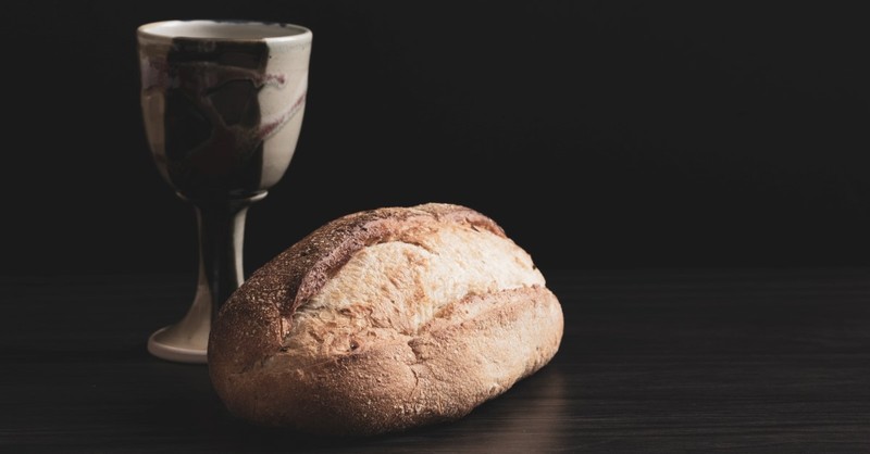 communion goblet and bread, 5 things christians might get wrong about communion