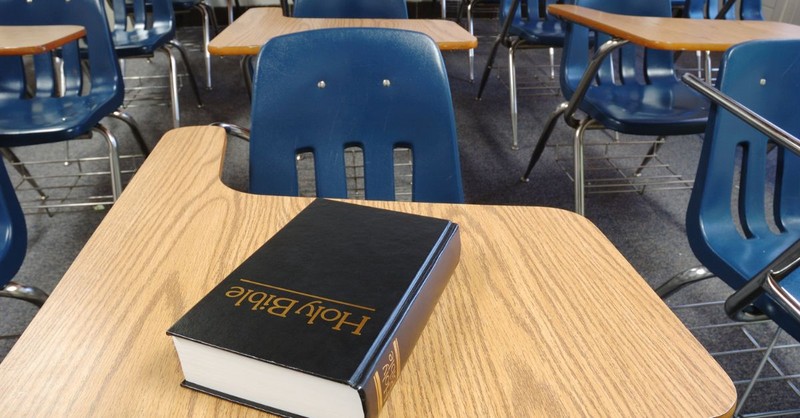 5 Concerns on Oklahoma's New Bible in School Mandate
