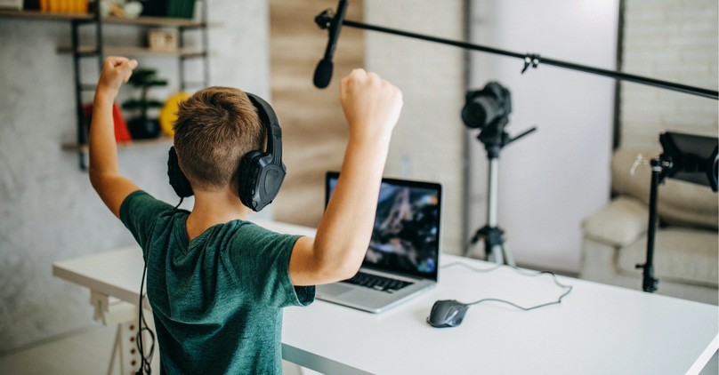 4 Signs You Idolize Christian Influencers