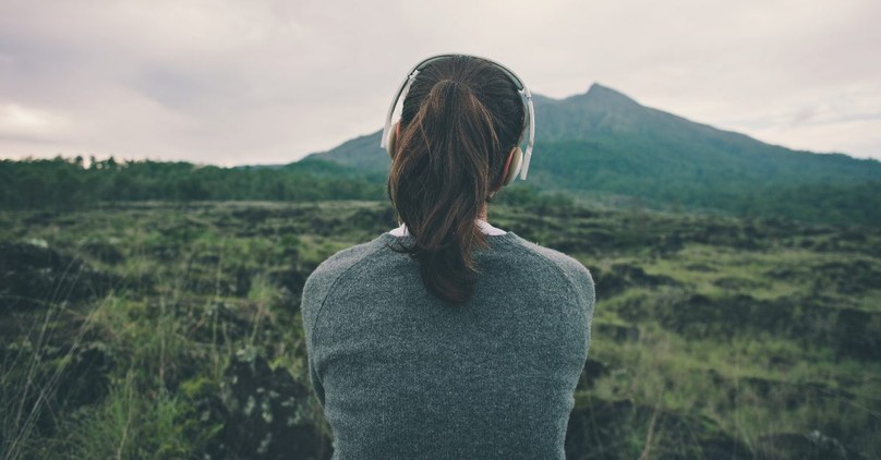 10 Ways God Speaks to Us Today