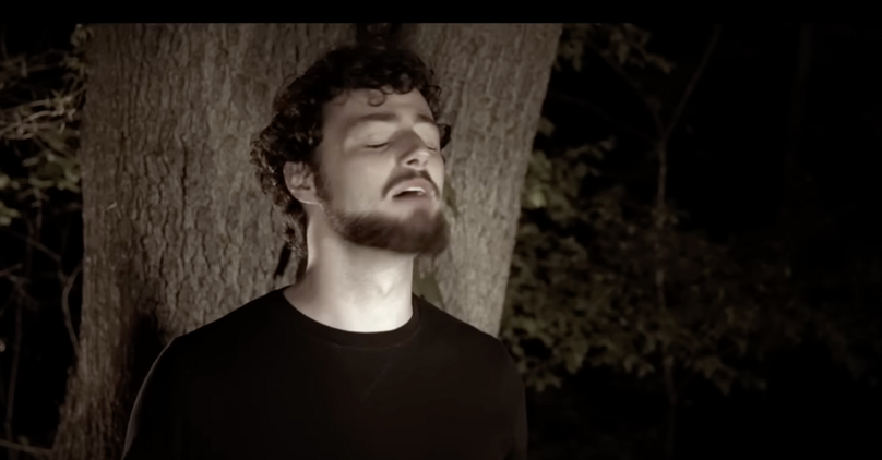 Bass Singer Performs Haunting Rendition of ‘The Sound of Silence’