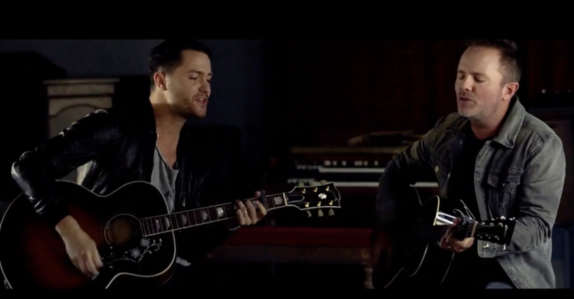 'Good Good Father' - Chris Tomlin Performs With Songwriter Pat Barrett