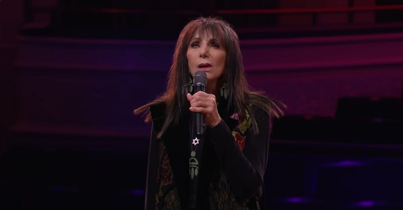 The Isaacs' Soul-Stirring ‘King of Glory’ Performance