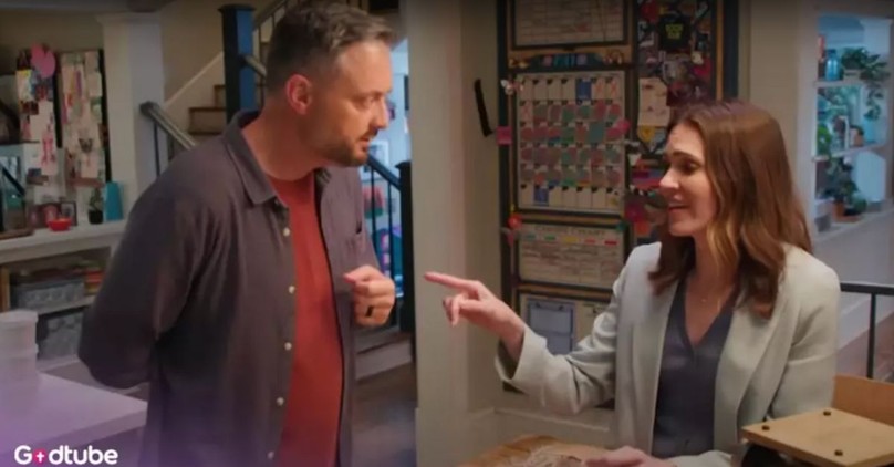 Old Habits Follow Nate Bargatze as He Makes the Jump from Stage to Screen