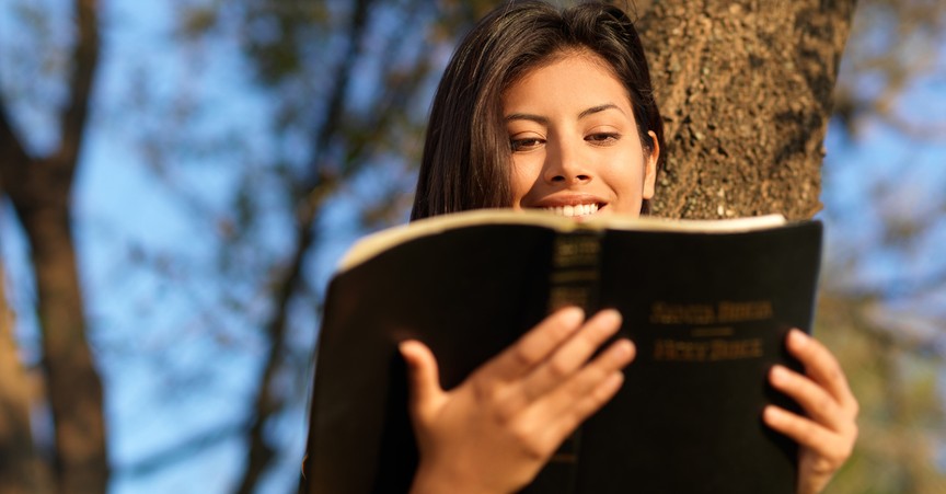 7 Bible Verses for Rest When Summer Feels Too Busy