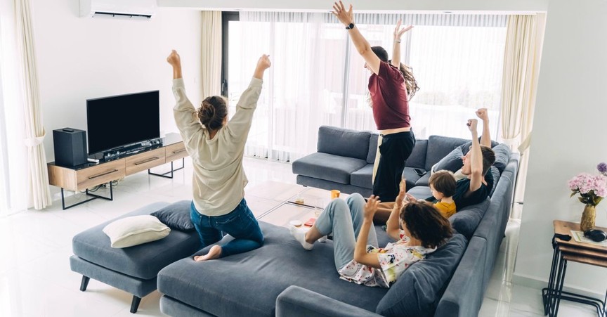 How to Practice Christian Hospitality This Spring