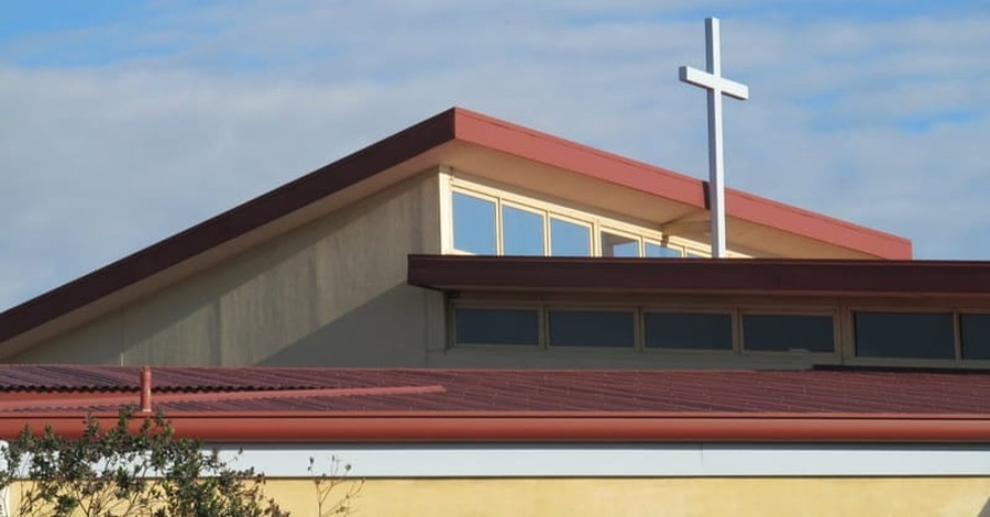 Illinois Woman Spends 8 Days on Church Roof to Raise $15K