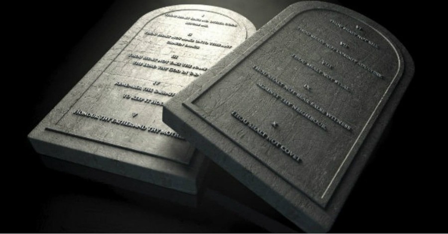 Freedom From Religion Foundation Opposes School Board's Decision to Display the 10 Commandments