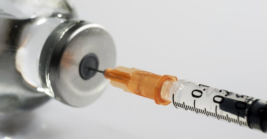 Christian Doctor Urges Vaccination after Personally Experiencing Side Effects