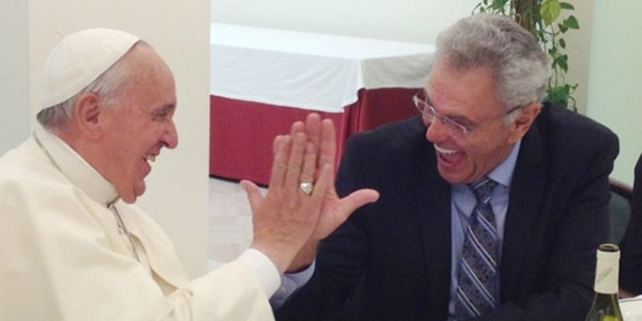 Pope Francis Meets US Televangelists, and the First-Ever ‘Papal High-Five’ Follows