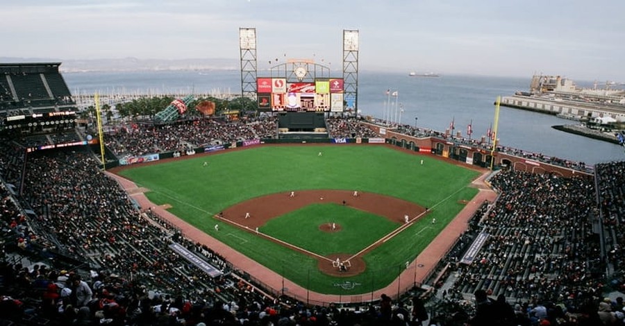 Man Who Held Up John 3:16 Sign at Ballpark Says Police Threatened Him with Arrest