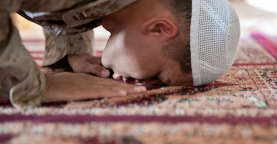 Franklin Graham: It’s the Muslims Who Agree with Extremism ‘Who Terrify Me’