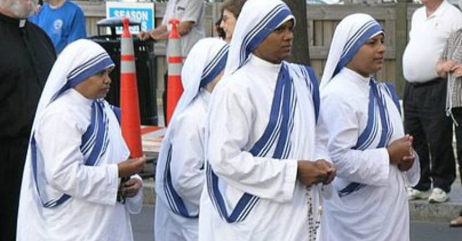 Mother Teresa’s Catholic Charity in India Puts all Adoptions on Hold to Avoid Gay Parents